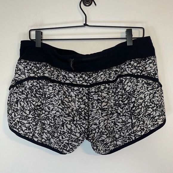 Lululemon Speed Short (2 1/2") 10 - Picture 5 of 8
